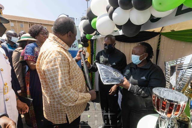 President Uhuru Kenyatta in Nakuru photo ‘Ruto ni Bure Kabisa’ President Uhuru Kenyatta trashes Kenya Kwanza manifesto