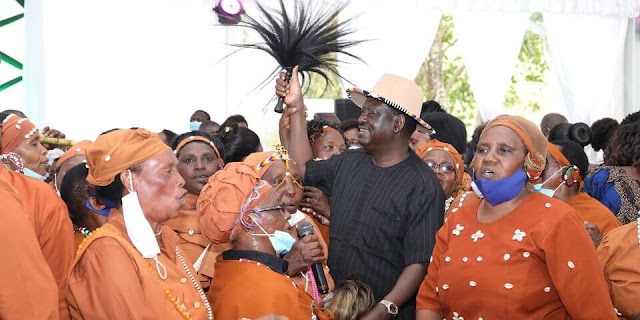 Raila Odinga in Bondo with Kikuyu elders photo Mt Kenya leaders clash over Raila Odinga 30th October visit in Kabiru-ini, Nyeri