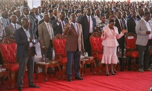 President Ruto’s Valentine’s Day prayers spark outrage online, and netizens are angry