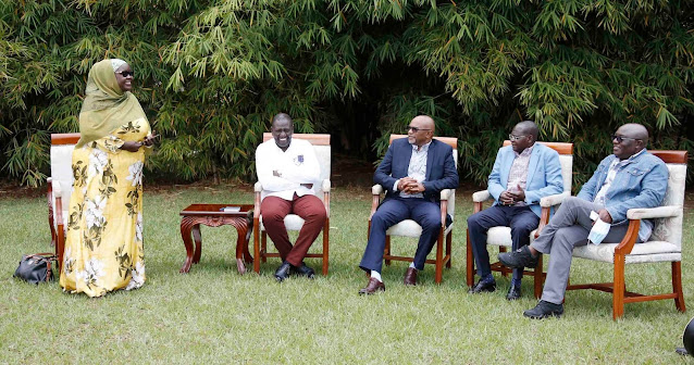 Deputy President William Ruto with sote pamoja youths photo Sote Pamoja – DP William Ruto says Technical training curriculum to include Performing art courses