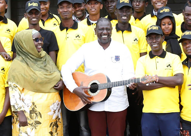Deputy President William Ruto with sote pamoja youths photo Sote Pamoja – DP William Ruto says Technical training curriculum to include Performing art courses