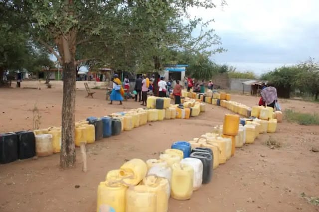 Tseikuru local searching for water despite having Kalonzo Musyoka for over 20 years Tseikuru local searching for water despite having Kalonzo Musyoka for over 20 years