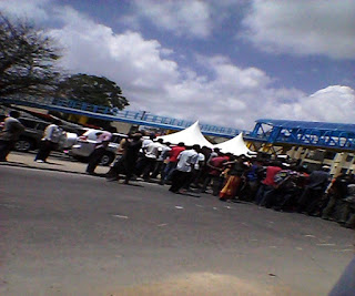 President Kenyatta today launched a foot bridge at Buxton Mombasa. PHOTO | George Charo President Kenyatta today launched a foot bridge at Buxton Mombasa. PHOTO | George Charo