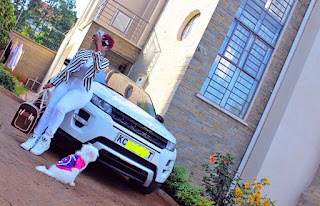 Vera Sidika flaunts her new Range Rover Vogue. PHOTO | Courtesy Vera wants her friends to murder themselves with jealousy.