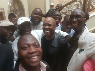 Nairobi tycoon Jimmy Wanjigi sharing story with his collegues after police left his residence. PHOTO | CITIZEN TV Nairobi tycoon Jimmy Wanjigi sharing story with his collegues after police left his residence. PHOTO | CITIZEN TV