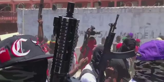 Haiti Gangs guns photo