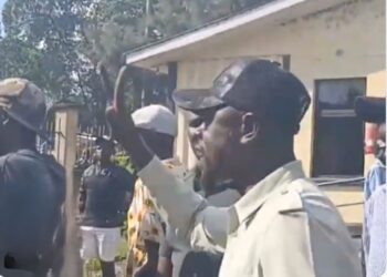 Linda mwanachi mobilsers arrest