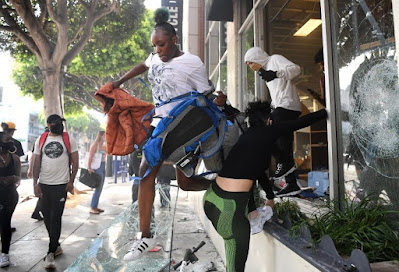 Looting and protesting photos and videos updates from the US Who started the Protests and Looting in the United States? FBI reveals
