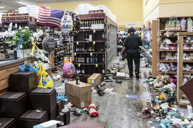 Photos and Videos of looting, breaking halls and setting fire in the US Who started the Protests and Looting in the United States? FBI reveals