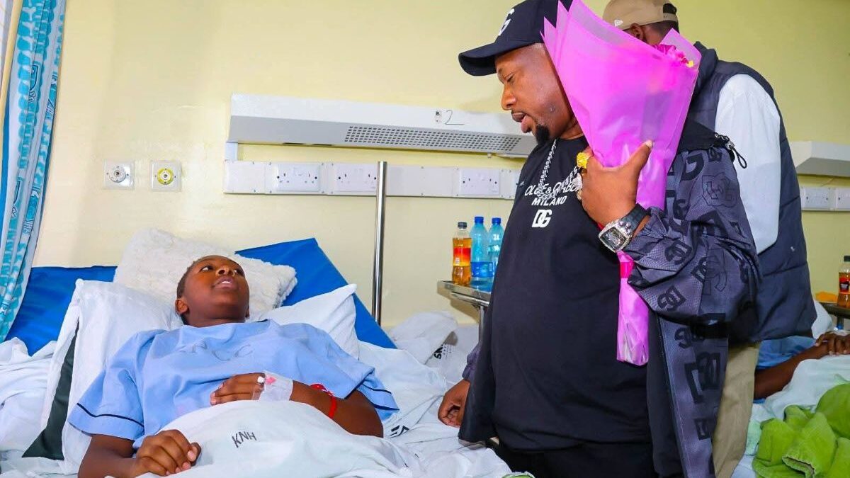 Mike sonko visit to utumishi students in hospital