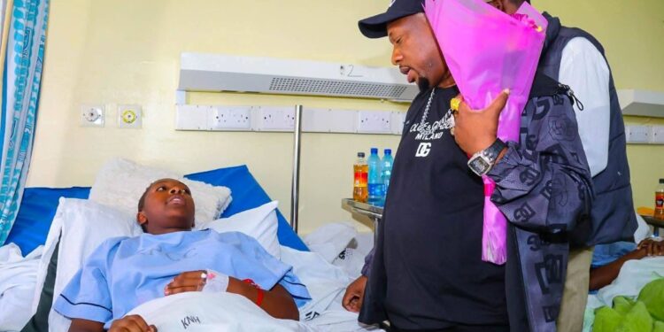 Mike sonko visit to utumishi students in hospital