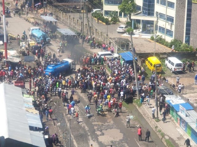 Residents of Mukuru kwa Njenga demonstrating over planned demolitions Residents of Mukuru kwa Njenga protest over planned demolitions by Govt-linked private developer