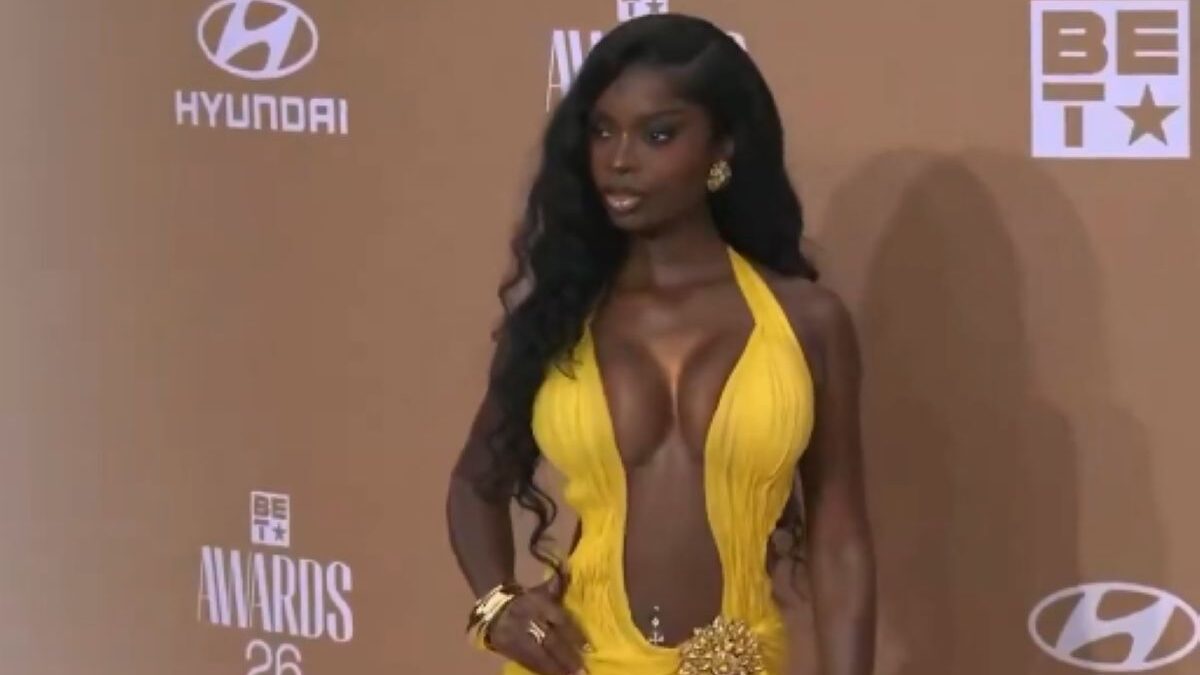 Olandria arrives to the #BETAwards red carpet