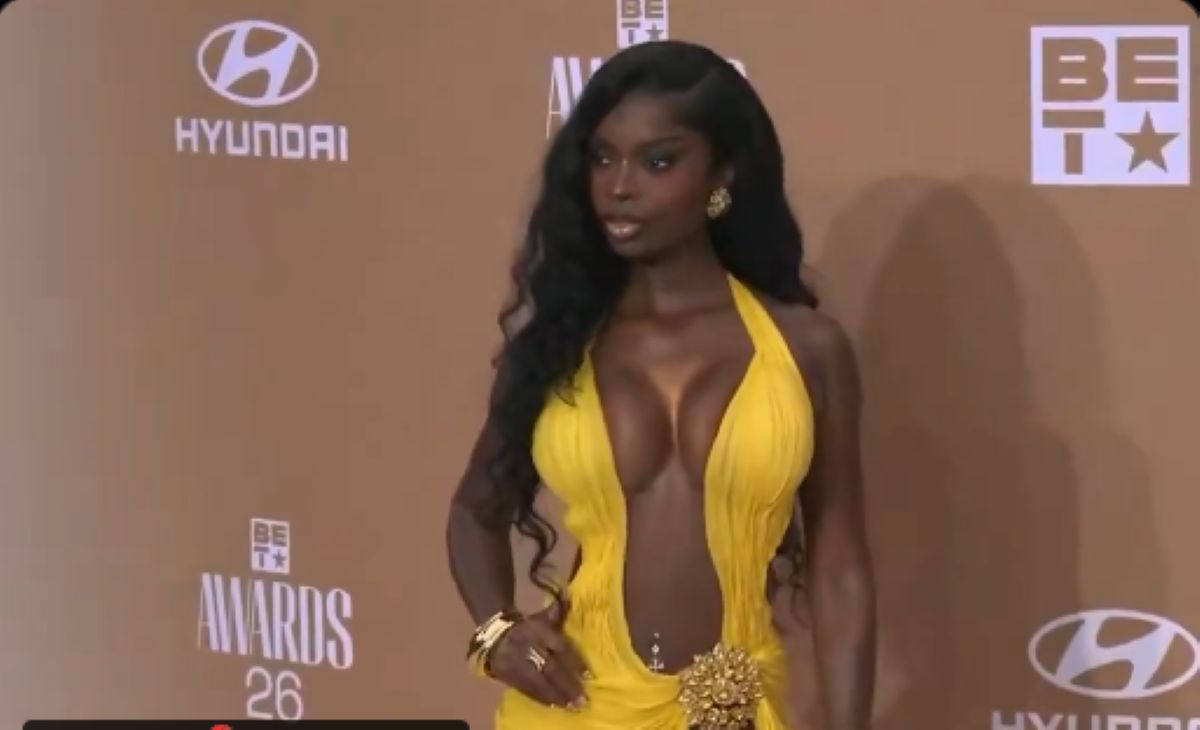 Olandria arrives to the #BETAwards red carpet