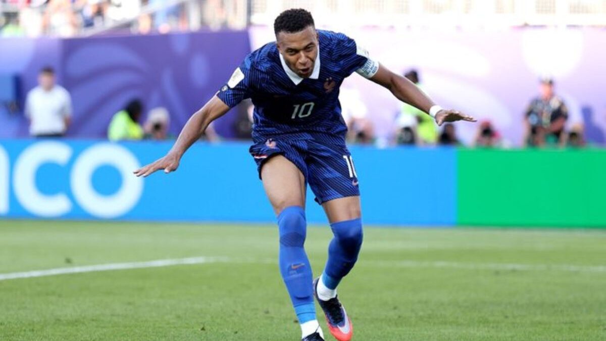 Paraguay GK Orlando Gill on Kylian Mbappé